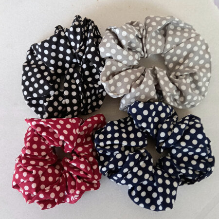 λαστιχάκια μαλλιων scrunchies 90s αξεσουαρ μαλλιών κoτσος πουα