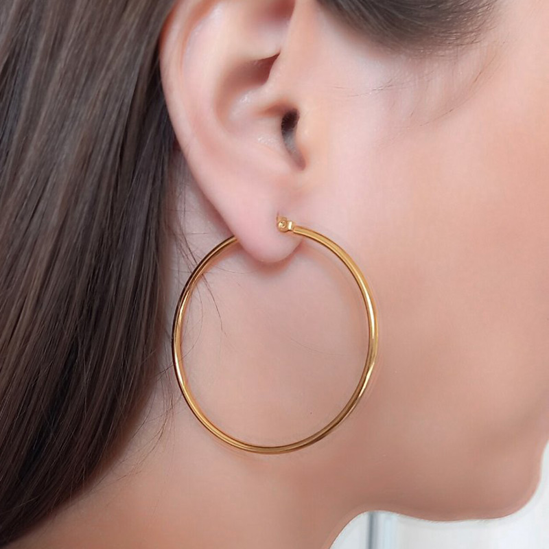 VAIA - Σκουλαρίκια ατσάλινα κρίκοι χρυσού χρώματος - Image 2