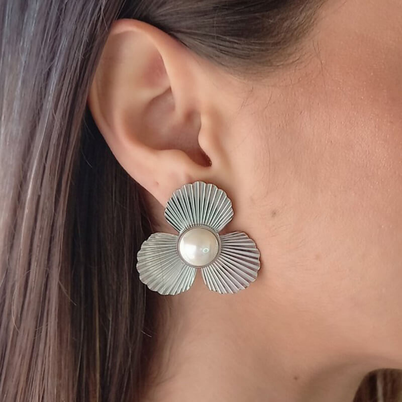 DICEL - Σκουλαρίκια ατσάλινα ασημί χρώματος με πέρλα - Image 2